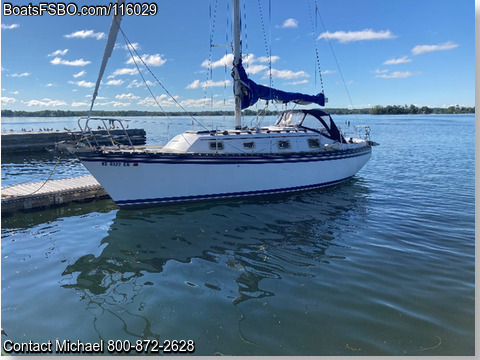 30'  1983 Hunter Cherubini BoatsFSBOgo